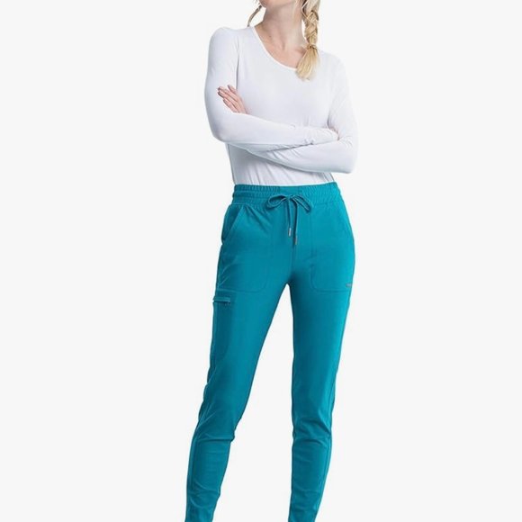 For all my healthcare baddies out there… 🩺😷🩹 - Picture 1 of 11